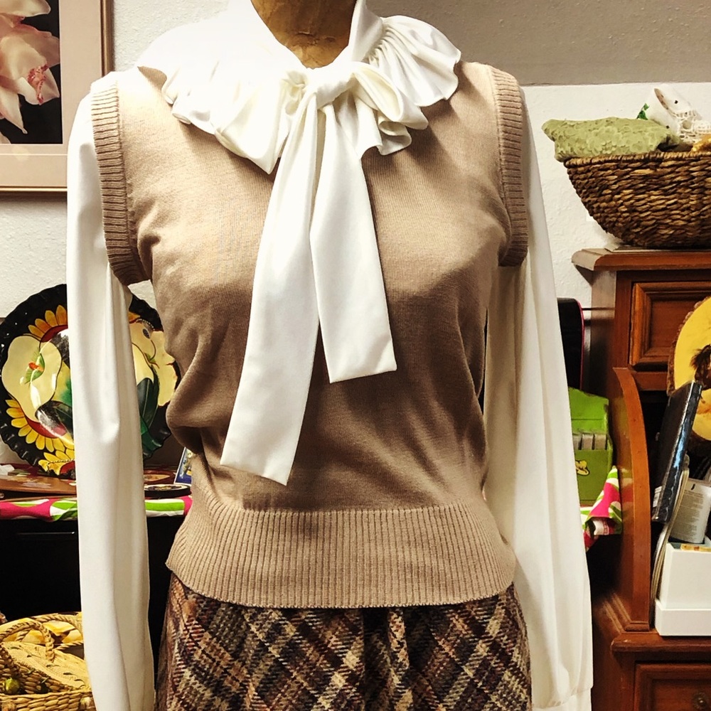 NWT Vintage 60's Sears beige V neck small …